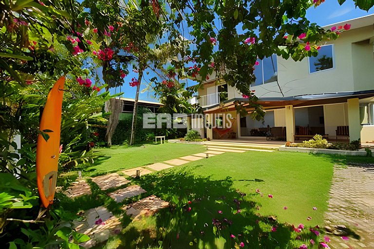 Casa com 5 quartos em Itamambuca