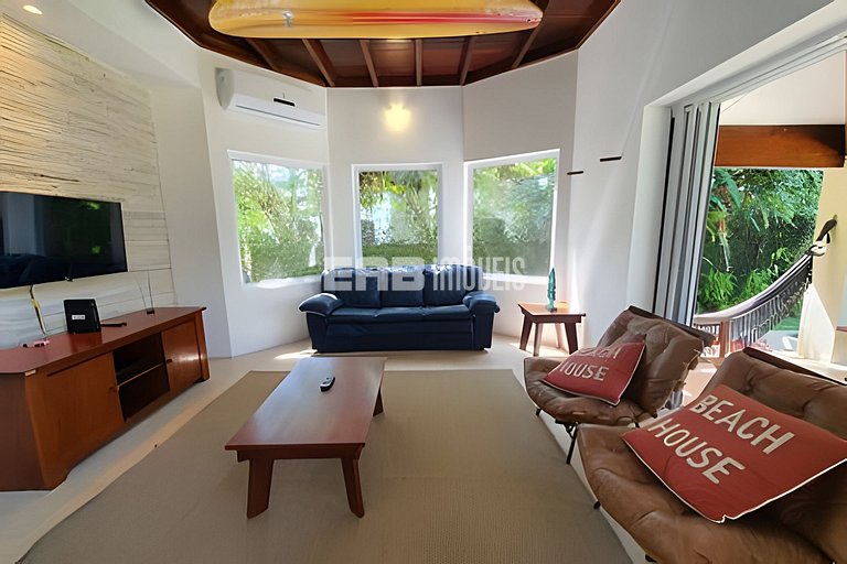 Casa com 5 quartos em Itamambuca