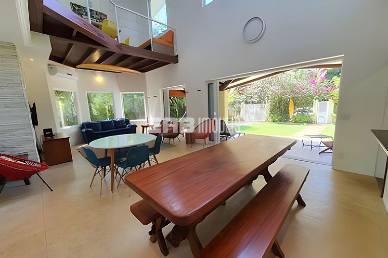 Casa com 5 quartos em Itamambuca