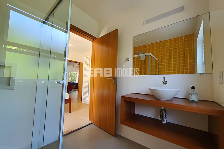 Casa com 5 quartos em Itamambuca