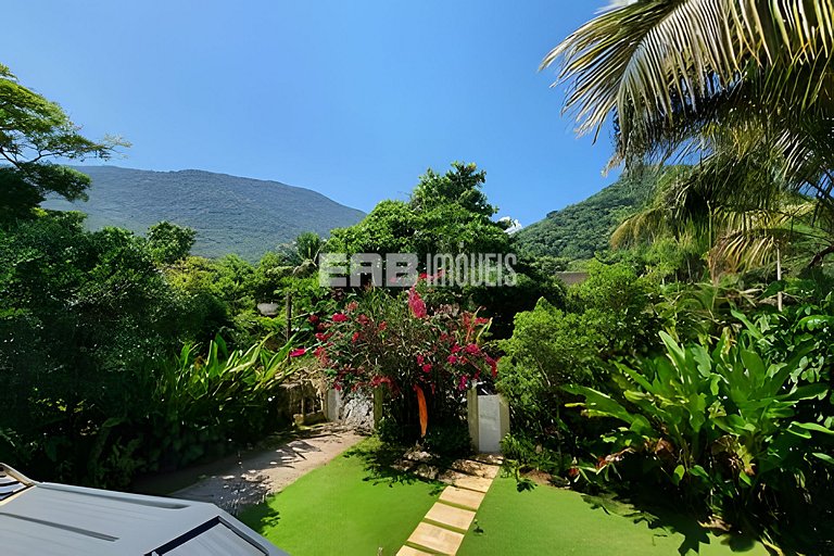 Casa com 5 quartos em Itamambuca