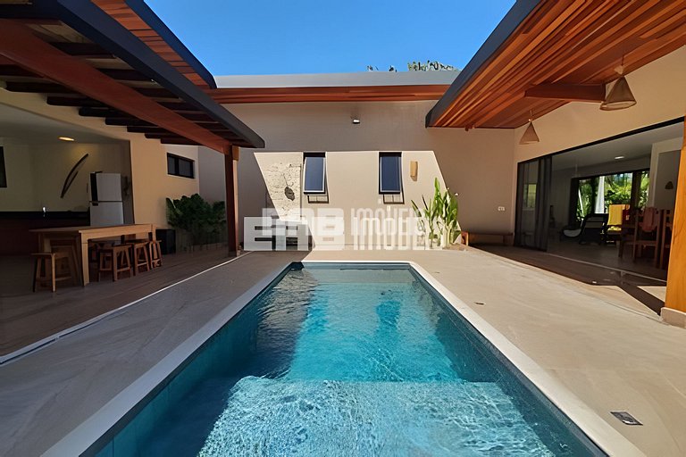 1ª casa saindo da praia