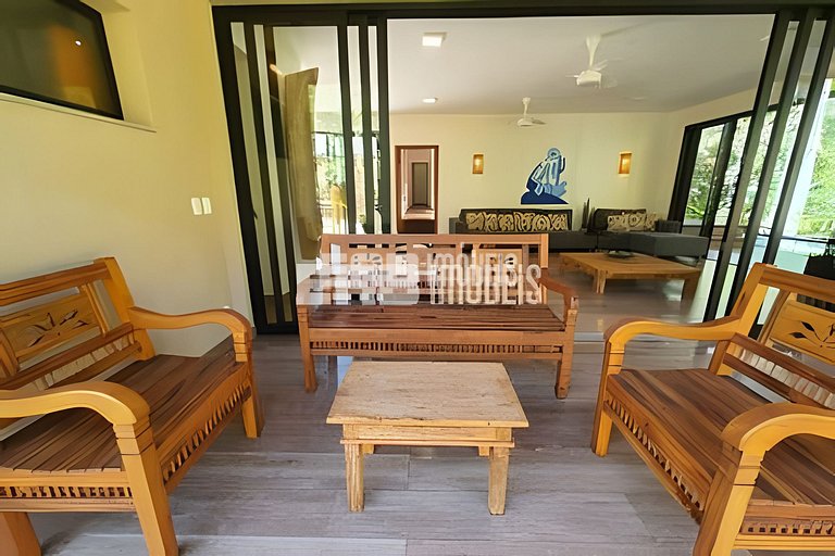 1ª casa saindo da praia