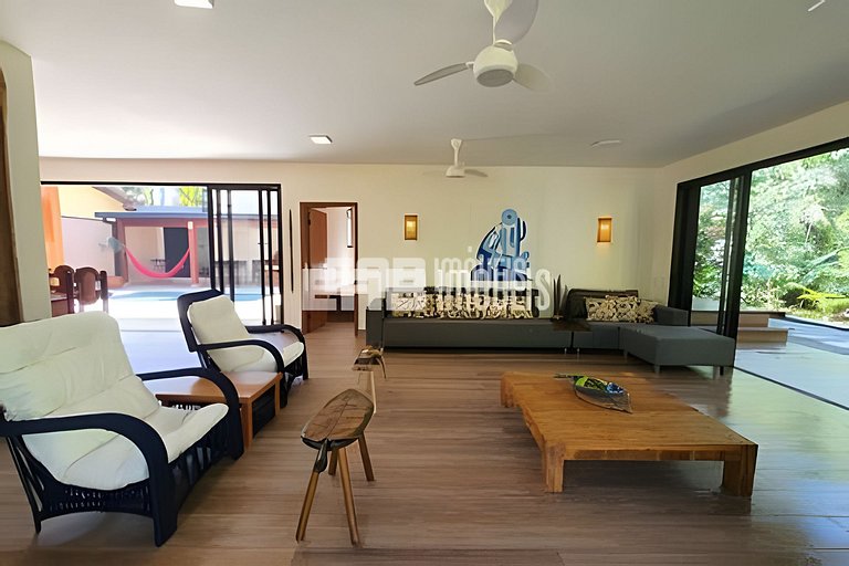 1ª casa saindo da praia