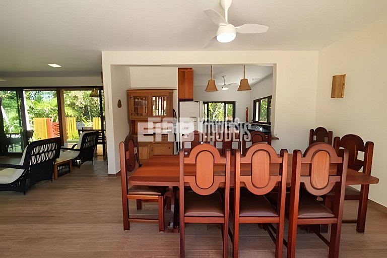 1ª casa saindo da praia