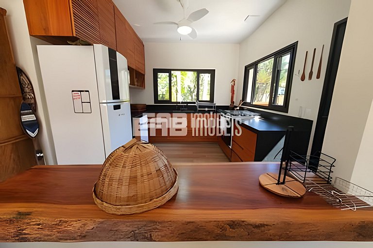 1ª casa saindo da praia