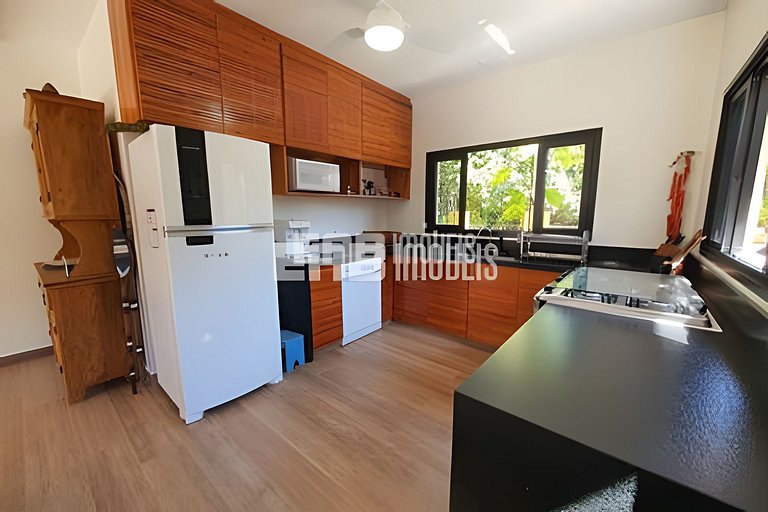 1ª casa saindo da praia