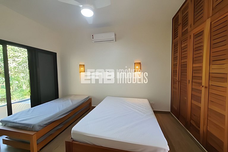 1ª casa saindo da praia