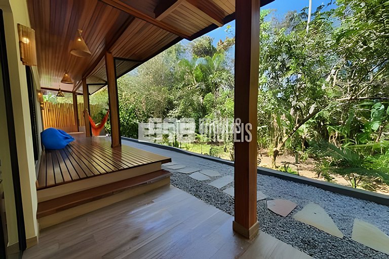 1ª casa saindo da praia