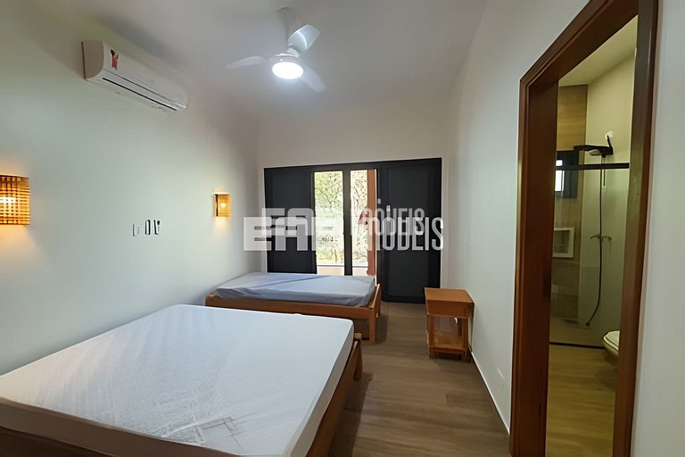 1ª casa saindo da praia