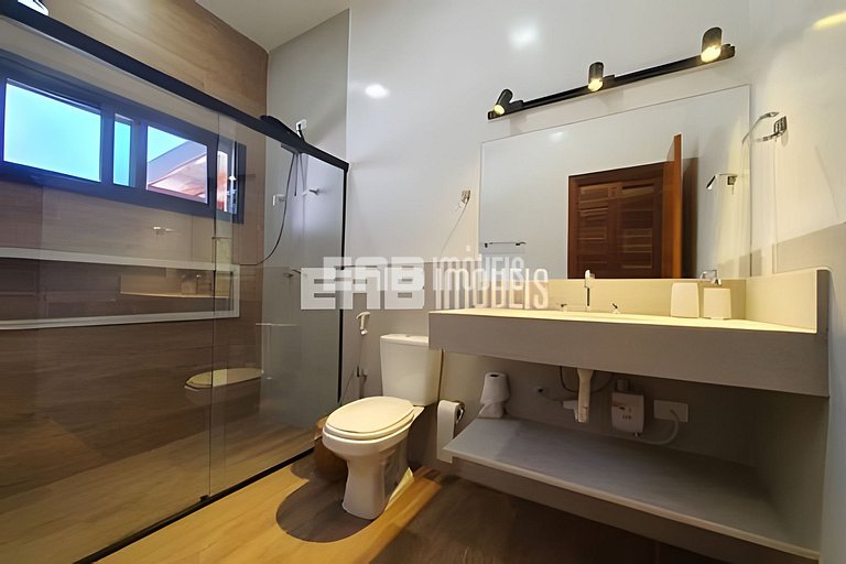 1ª casa saindo da praia