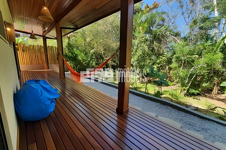 1ª casa saindo da praia