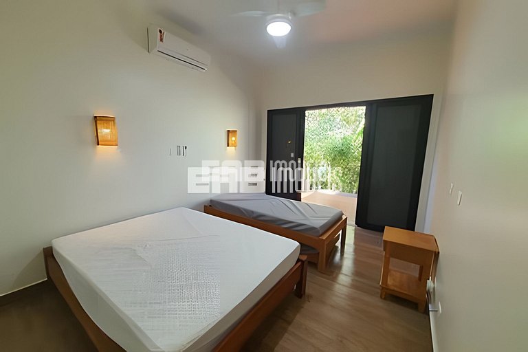 1ª casa saindo da praia