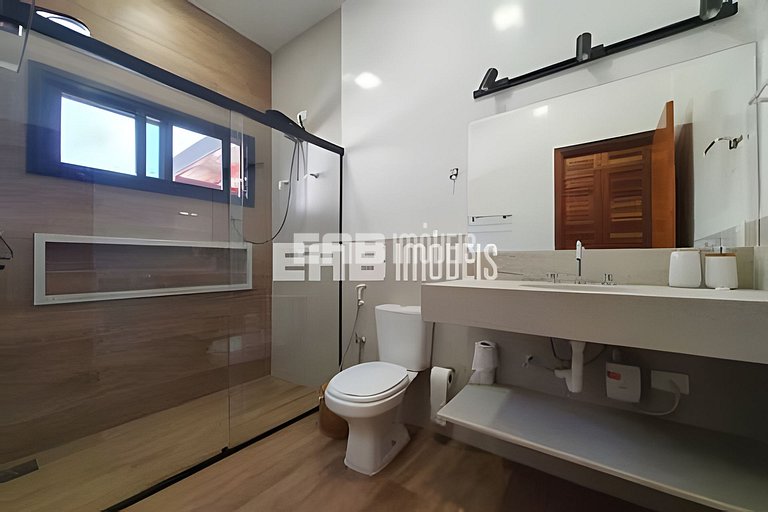 1ª casa saindo da praia