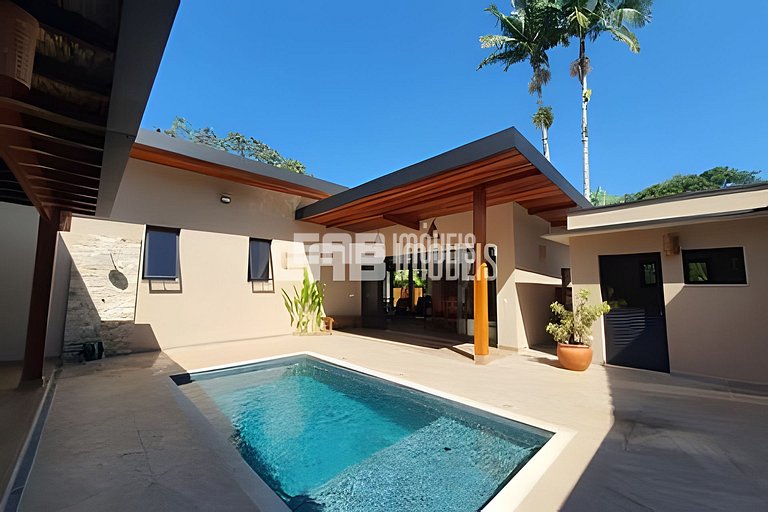 1ª casa saindo da praia