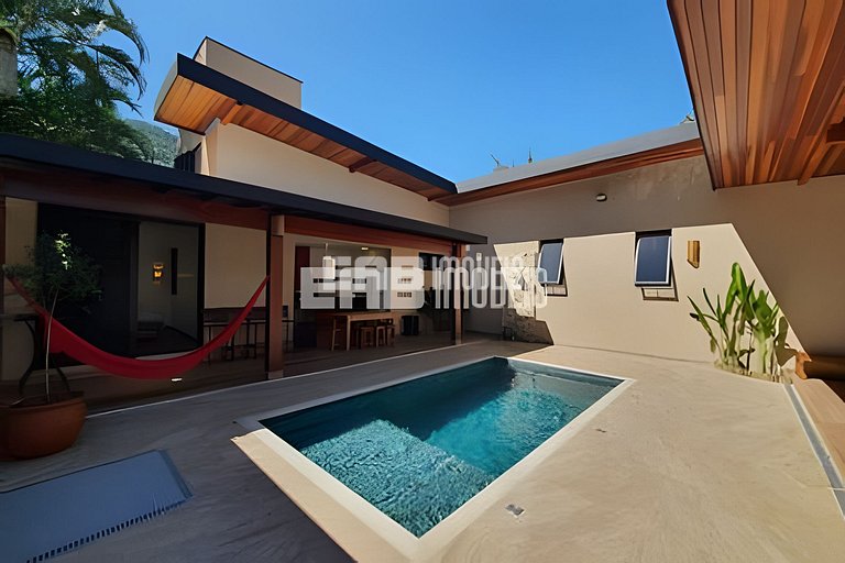 1ª casa saindo da praia