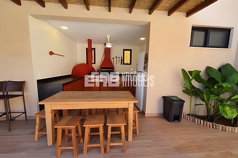 1ª casa saindo da praia