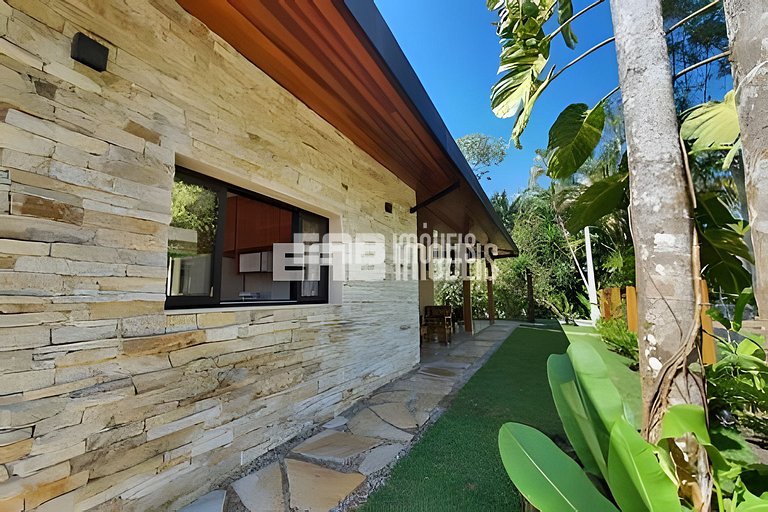 1ª casa saindo da praia