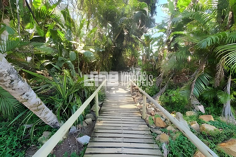 1ª casa saindo da praia