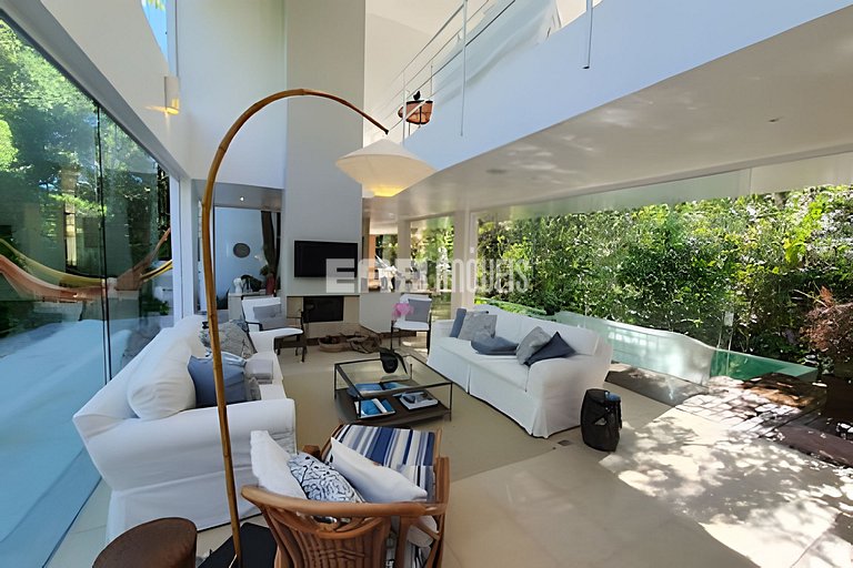 Casa de alto padrão no Prumirim