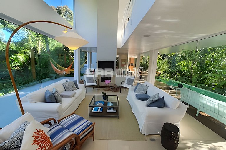 Casa de alto padrão no Prumirim