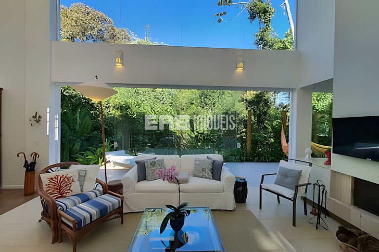 Casa de alto padrão no Prumirim