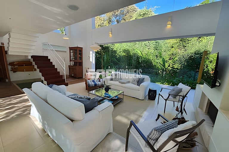 Casa de alto padrão no Prumirim