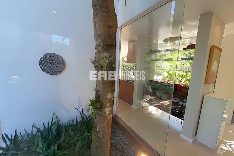 Casa de alto padrão no Prumirim