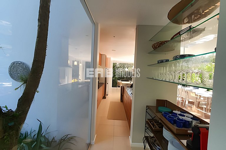 Casa de alto padrão no Prumirim