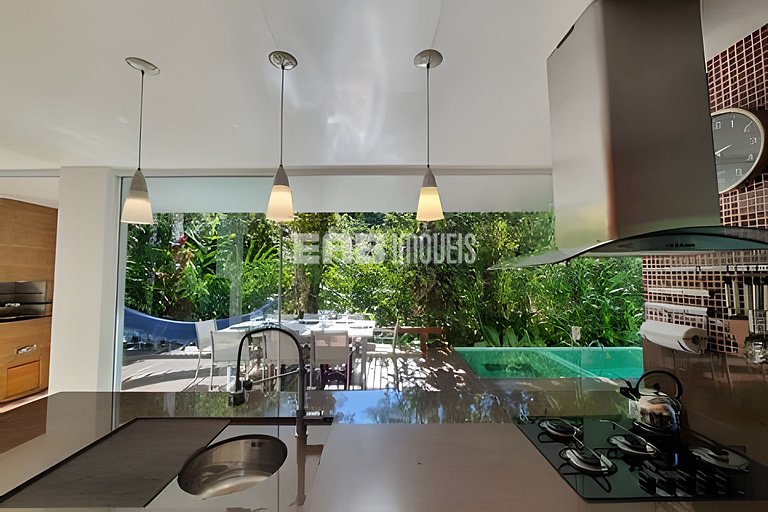 Casa de alto padrão no Prumirim