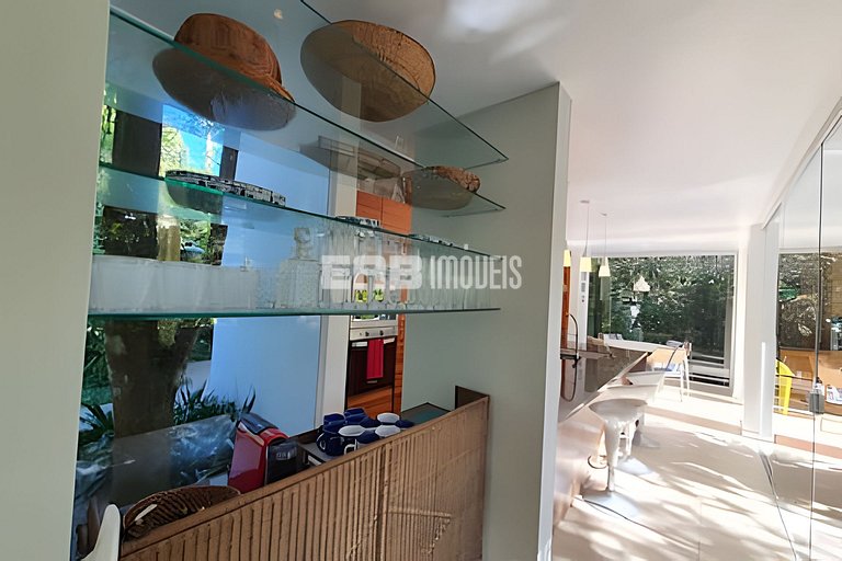 Casa de alto padrão no Prumirim