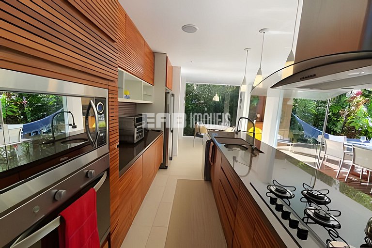 Casa de alto padrão no Prumirim