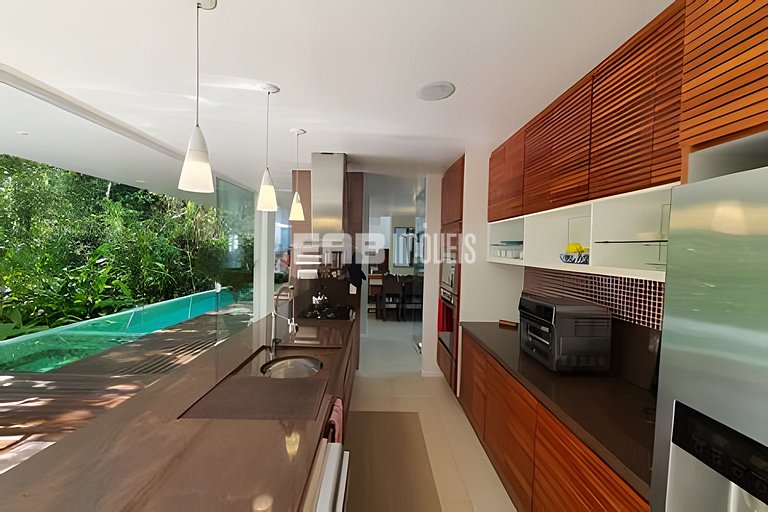 Casa de alto padrão no Prumirim