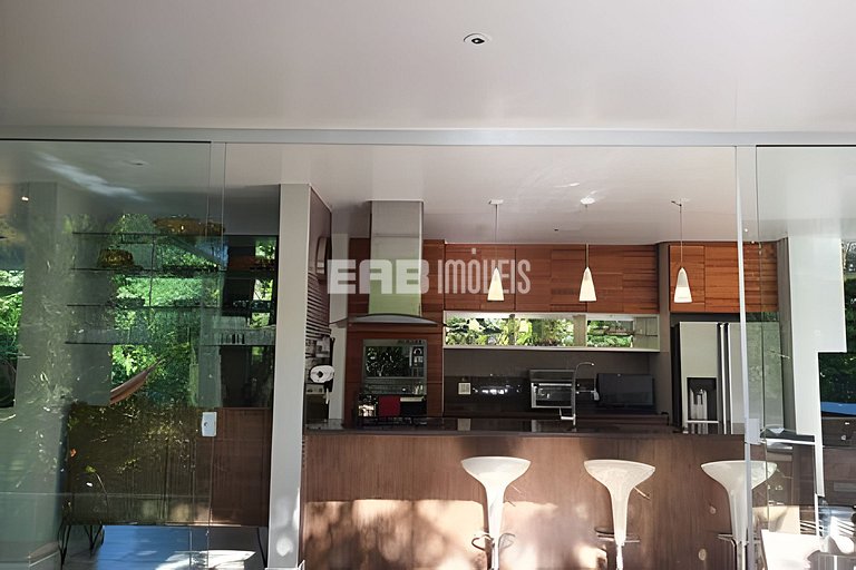 Casa de alto padrão no Prumirim