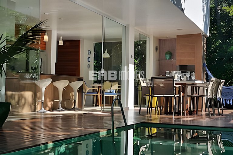 Casa de alto padrão no Prumirim