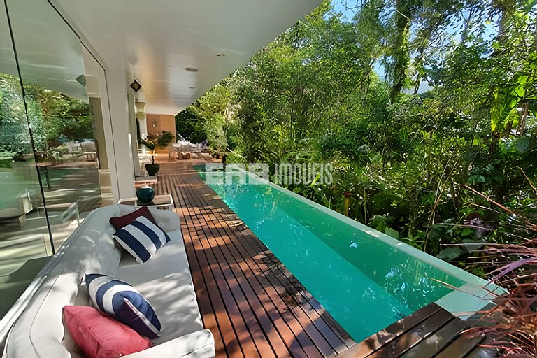 Casa de alto padrão no Prumirim