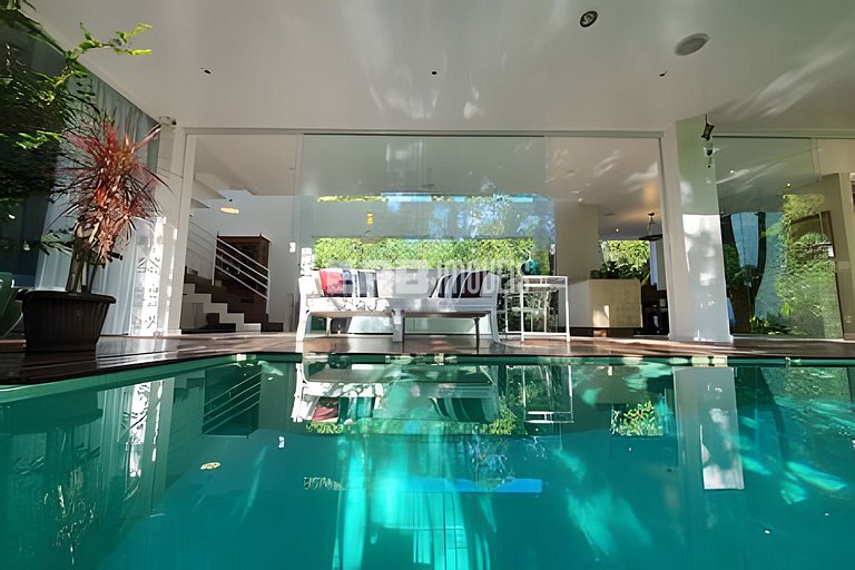 Casa de alto padrão no Prumirim