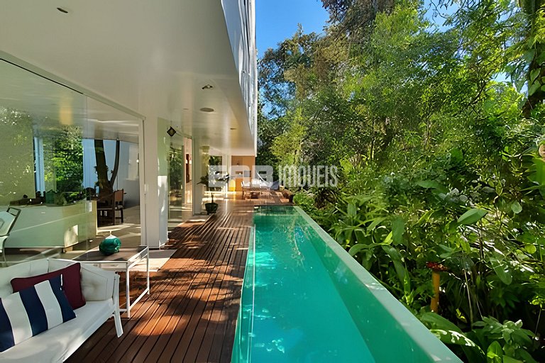 Casa de alto padrão no Prumirim