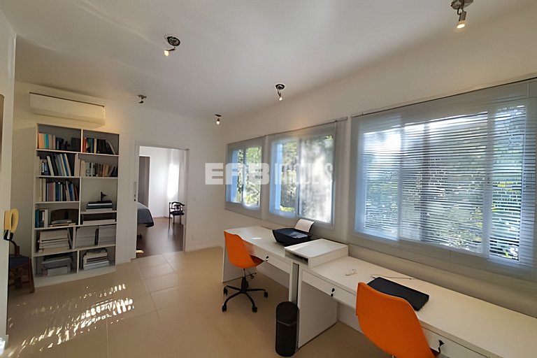 Casa de alto padrão no Prumirim