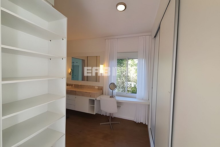 Casa de alto padrão no Prumirim