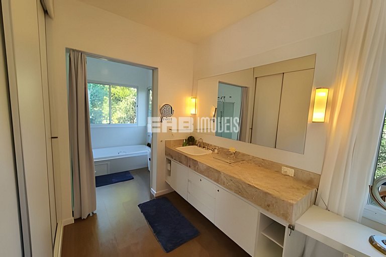 Casa de alto padrão no Prumirim