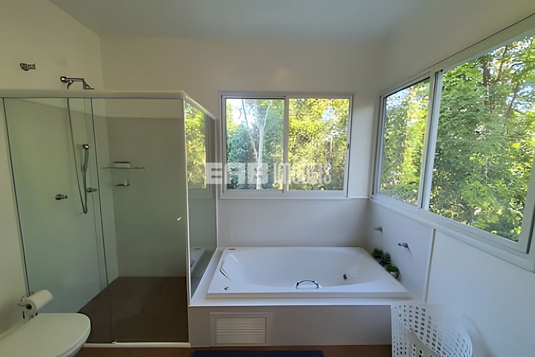 Casa de alto padrão no Prumirim