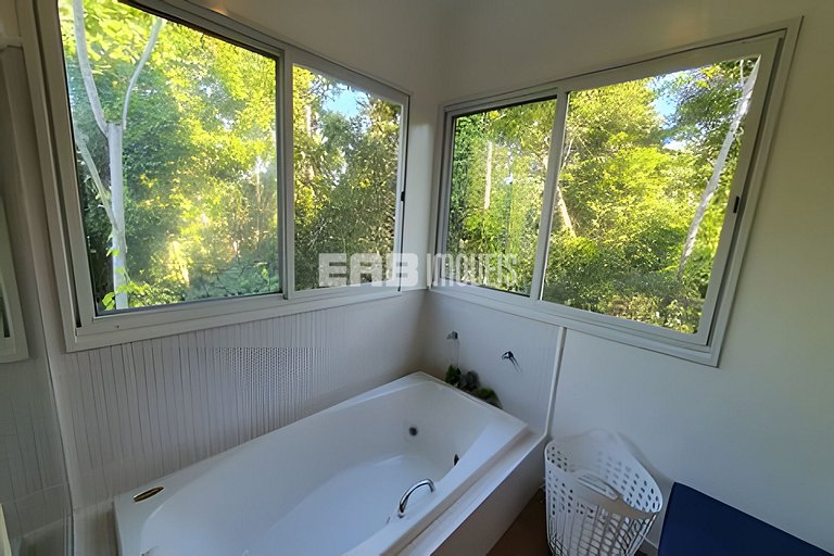 Casa de alto padrão no Prumirim