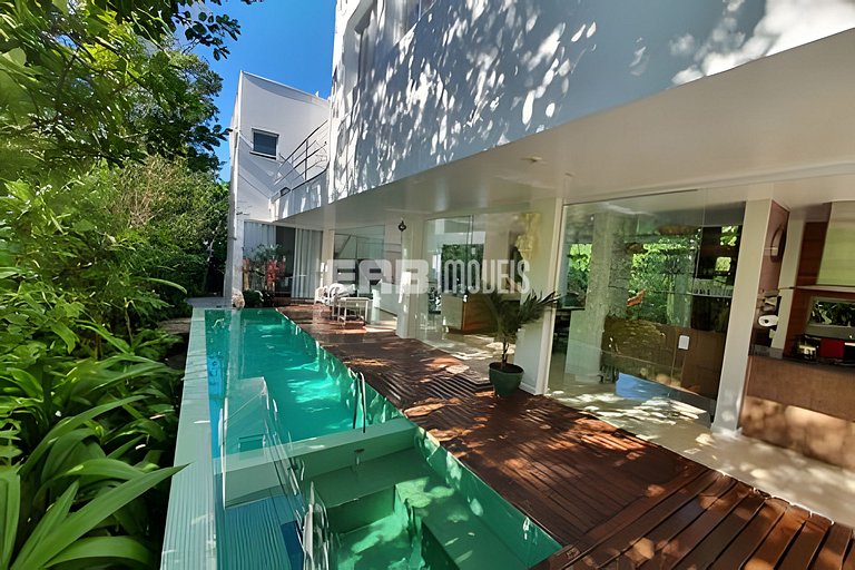 Casa de alto padrão no Prumirim