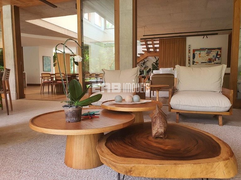 Altíssimo padrão - 4 suítes, sauna e academia