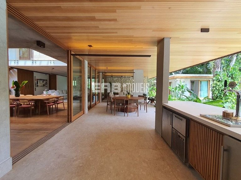 Altíssimo padrão - 4 suítes, sauna e academia