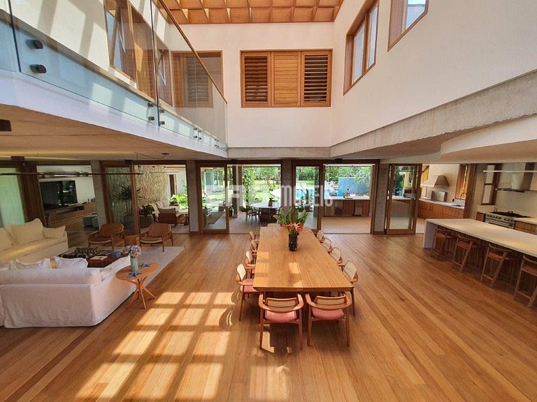 Altíssimo padrão - 4 suítes, sauna e academia