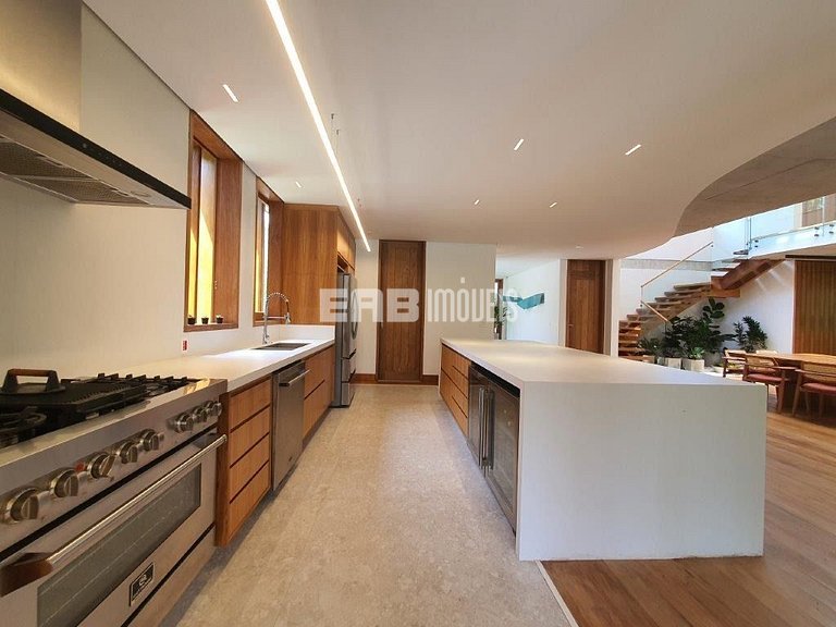 Altíssimo padrão - 4 suítes, sauna e academia