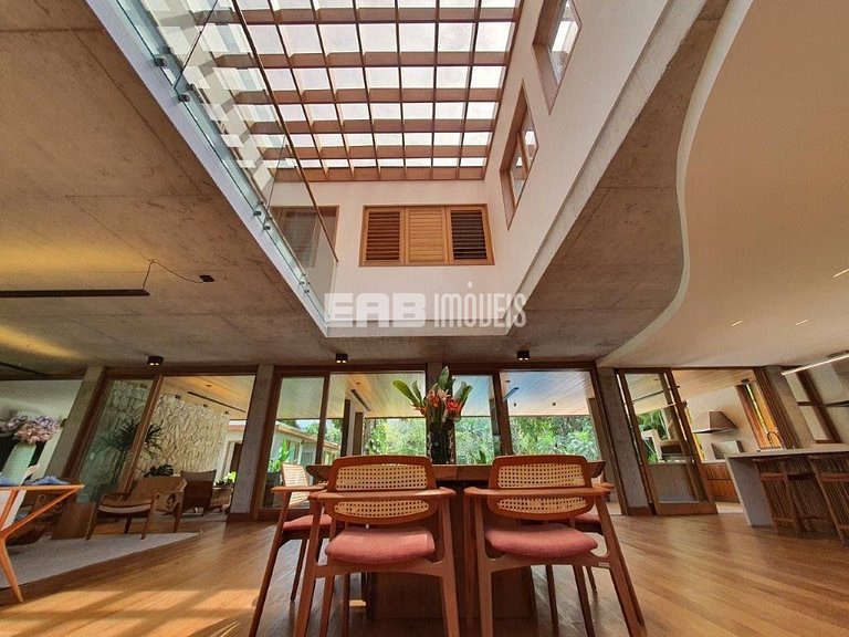 Altíssimo padrão - 4 suítes, sauna e academia