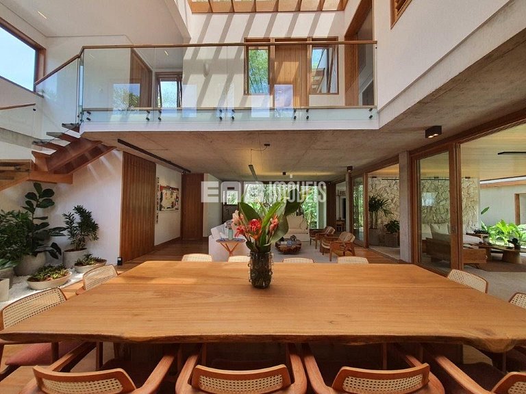 Altíssimo padrão - 4 suítes, sauna e academia